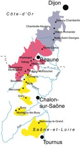 Situé à l’est de la France et doté d’un climat semi-continental, le vignoble bourguignon comprend 30 000 hectares dont 25 000 classés en AOC, plantés sur des sols argilo-calcaires. Il se subdivise en cinq régions, du nord au sud : le Chablisien (département de l’Yonne), la Côte de Nuits et la Côte de Beaune (Côte d’Or), la Côte Chalonnaise et le Mâconnais (Saône et Loire). Il produit 60% de vins blancs secs, 30% de rouges et 10% de vins effervescents (Crémant).